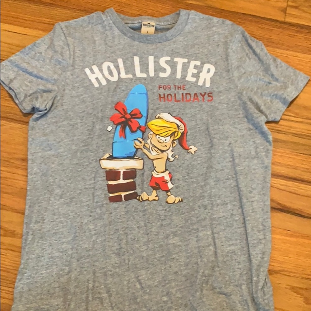 Hollister holiday tee